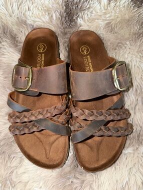White mountain sandals
